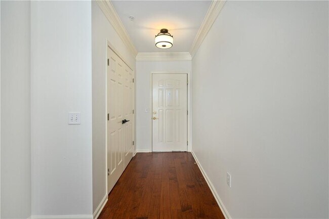 Foto del edificio - 3334 Peachtree Rd NE