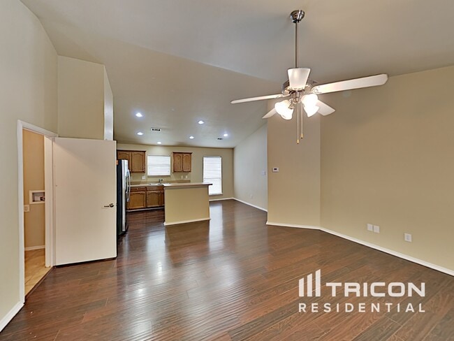 Building Photo - 1145 Boxwood Dr