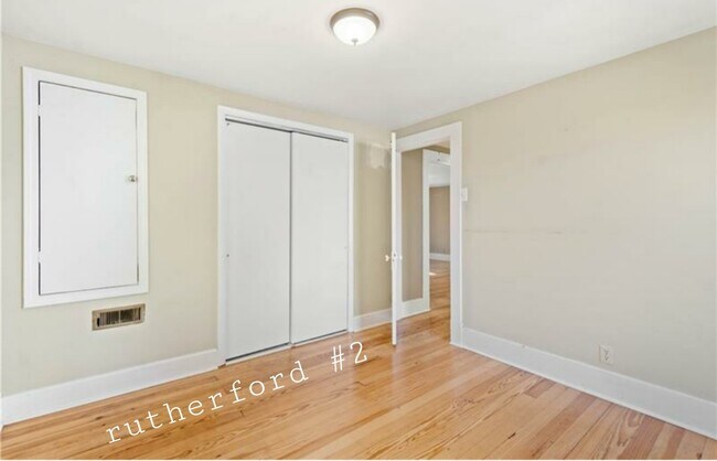 Foto del edificio - 1327 Rutherford Ave