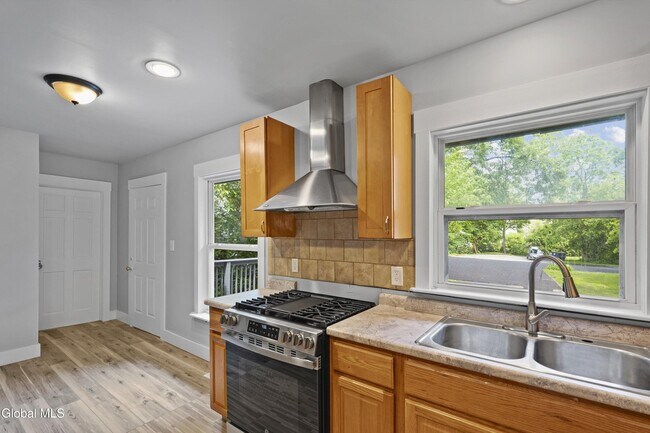 Foto del edificio - 99 1/2 Walworth St