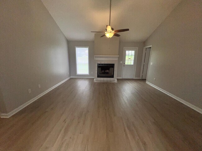Foto del edificio - 6048 Buxton Dr