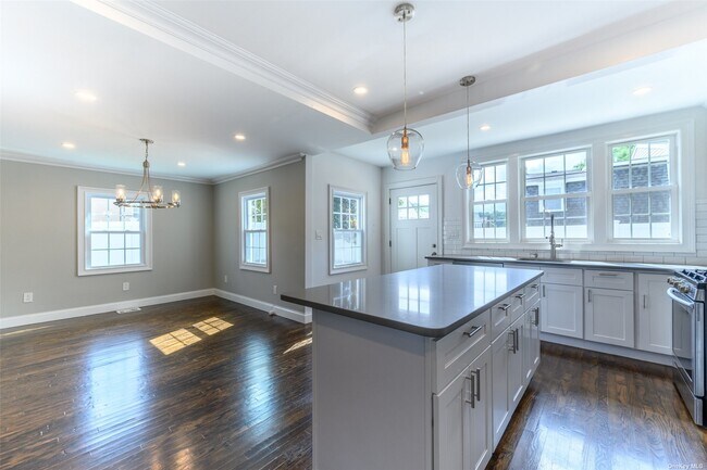 Building Photo - 308 Pine Hollow Rd