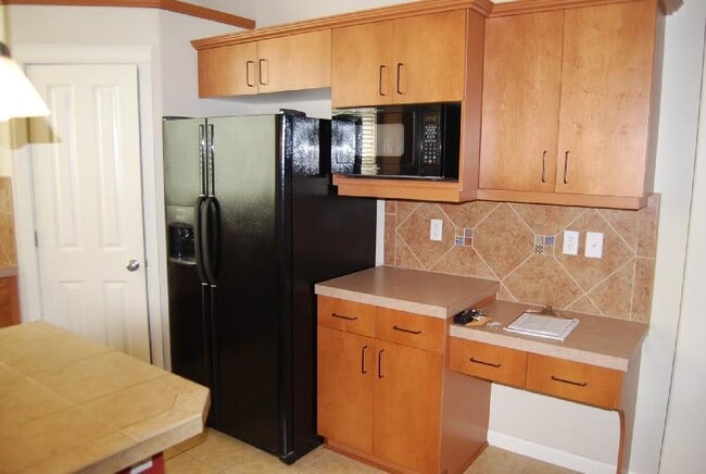 Building Photo - Low Maintenance, High Enjoyment in Salmon ...