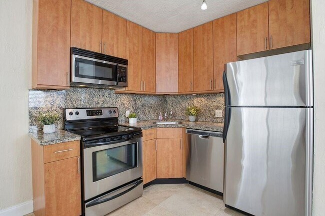 Building Photo - 1892 NE 46th St