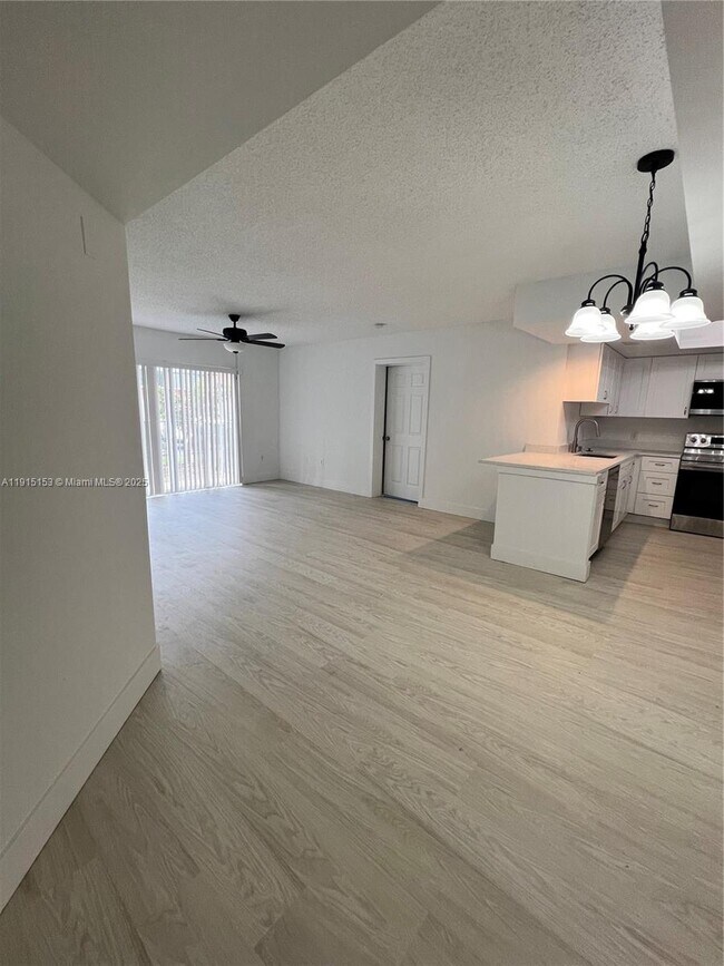 Foto del edificio - 2021 SE 10th Ave