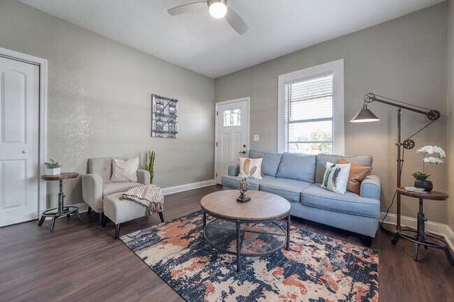 Building Photo - 2501 W North B St