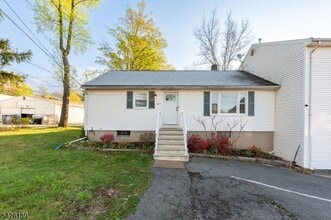 Building Photo - 47 River Rd