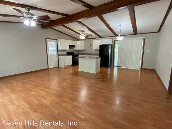 Building Photo - 3 br, 1 bath House - 9 Eugenia Circle