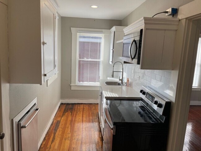 Foto del edificio - 1347 Glen Oak Pl