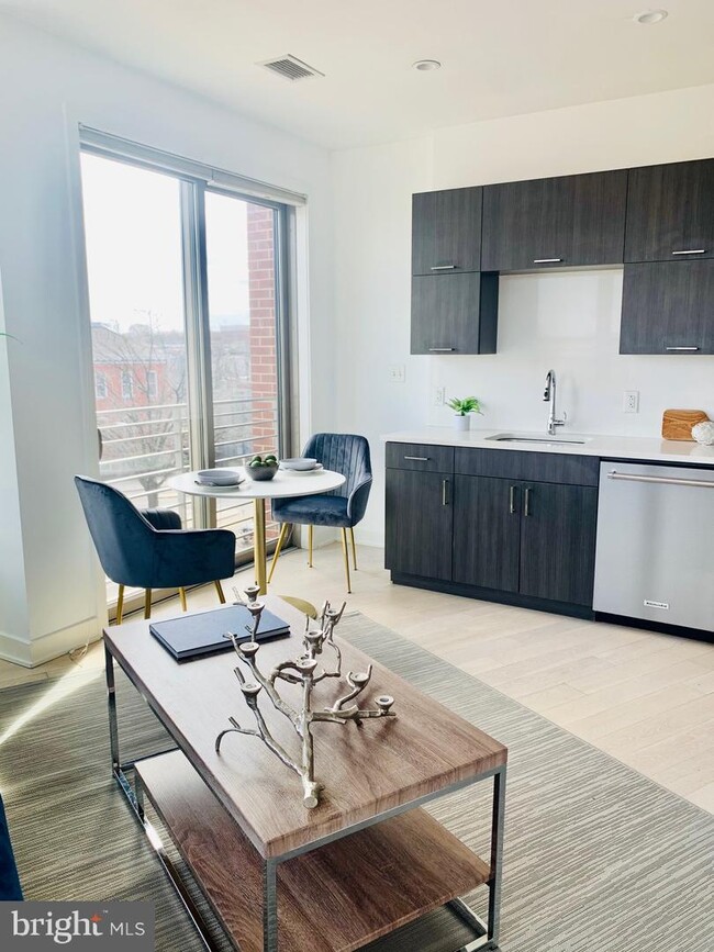 Foto del edificio - 1350 Maryland Ave NE