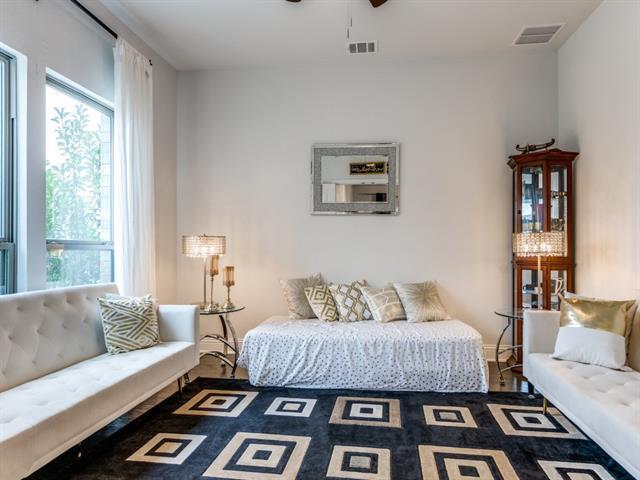 Foto del edificio - 14513 Shady Grove Ln