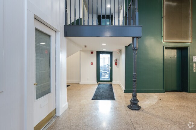 Entrada - The Palmetto Lofts