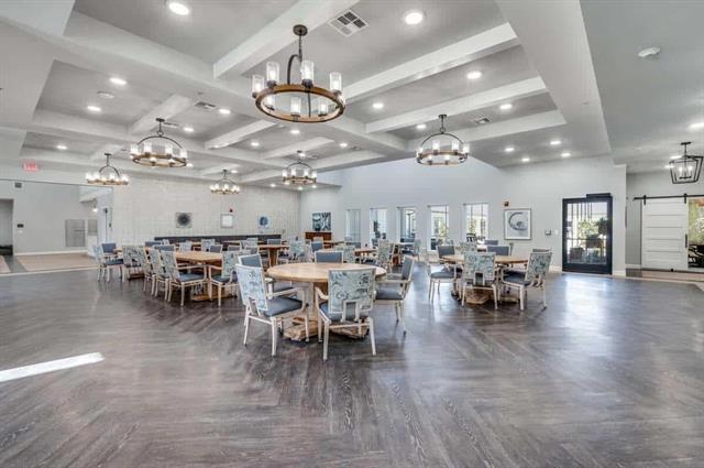 Foto del edificio - 820 W McLeroy Blvd