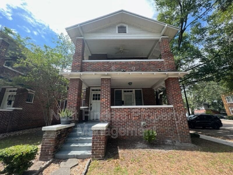 Primary Photo - 2305 College St