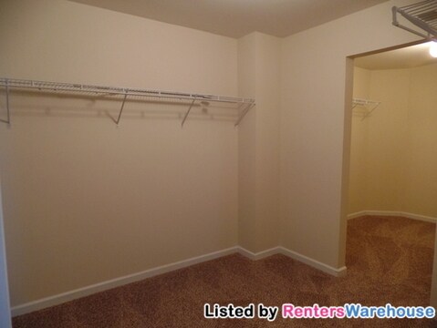 Building Photo - 1235 Saxony Dr SE