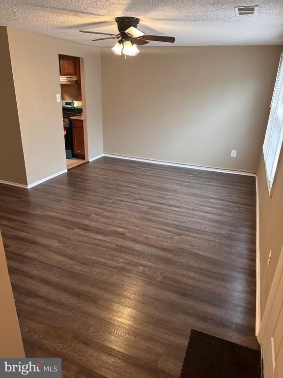 Foto principal - 1814 Village Green Dr