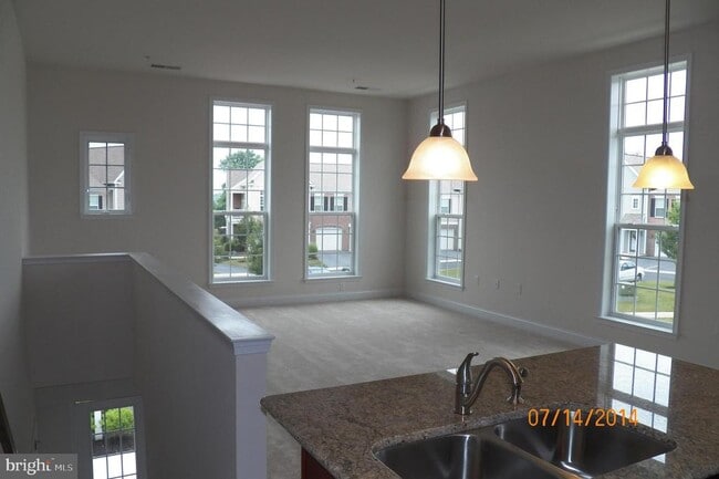 Building Photo - 782 Fawn Ln
