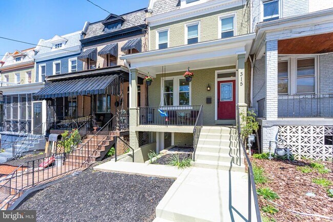 Building Photo - 315 Upshur St NW