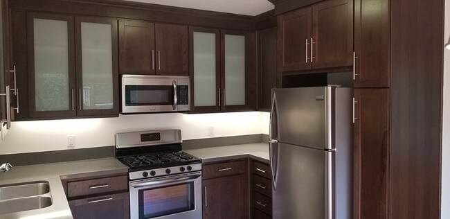Kitchen - 1507 Stanford St