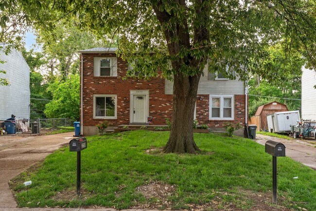 Building Photo - Jackson Dr Duplex