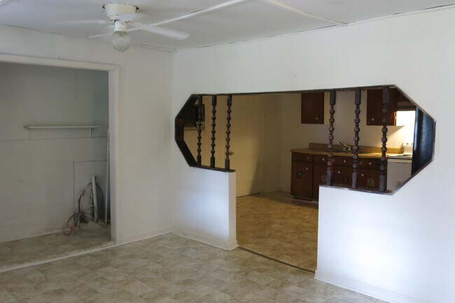 Foto del edificio - 1863 Cordova Rd SW