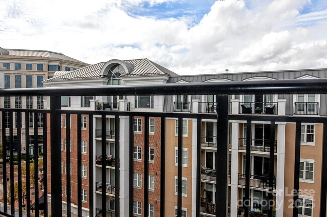 Foto del edificio - 4625 Piedmont Row Dr