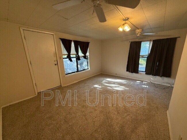 Building Photo - 505 N Broughton St