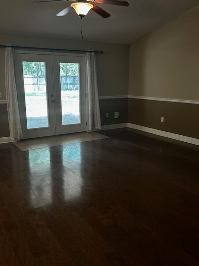 Foto del edificio - Milton Home For Rent