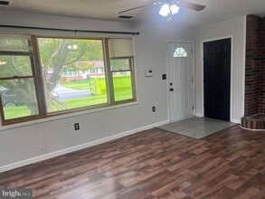 Building Photo - 211 N Brownleaf Rd