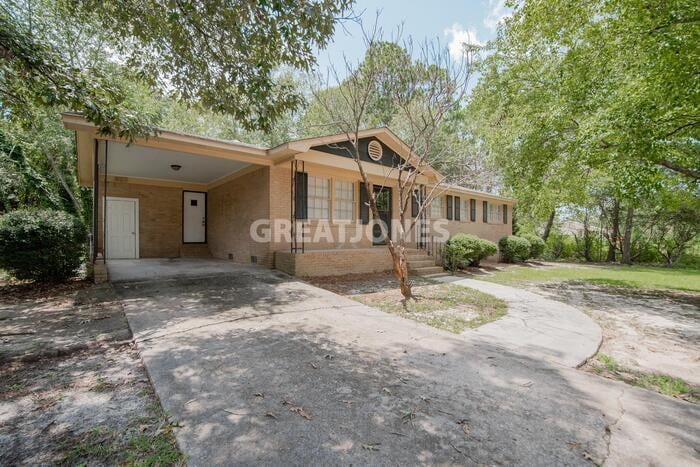 Primary Photo - 1477 Pine St