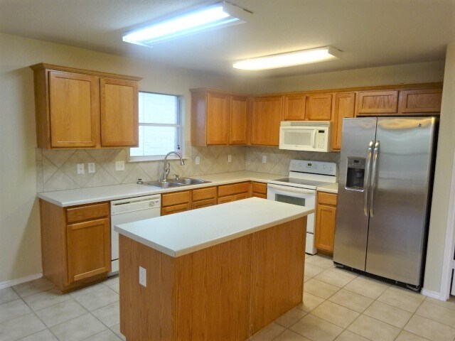 Building Photo - 236 Lottie Ln