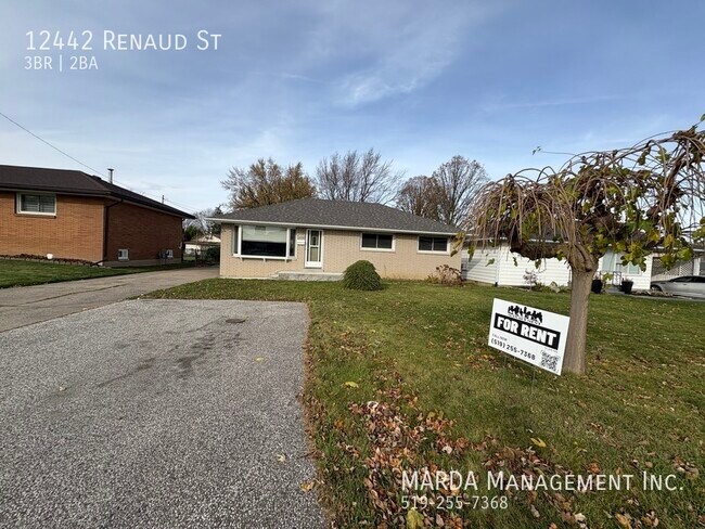 Photo du bâtiment - SPACIOUS 3 BEDROOM/1.5 BATH RANCH-STYLE HOME IN TECUMSEH + UTILITIES