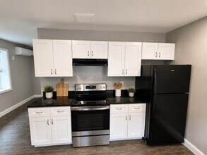 Building Photo - 50 Monarch Wy