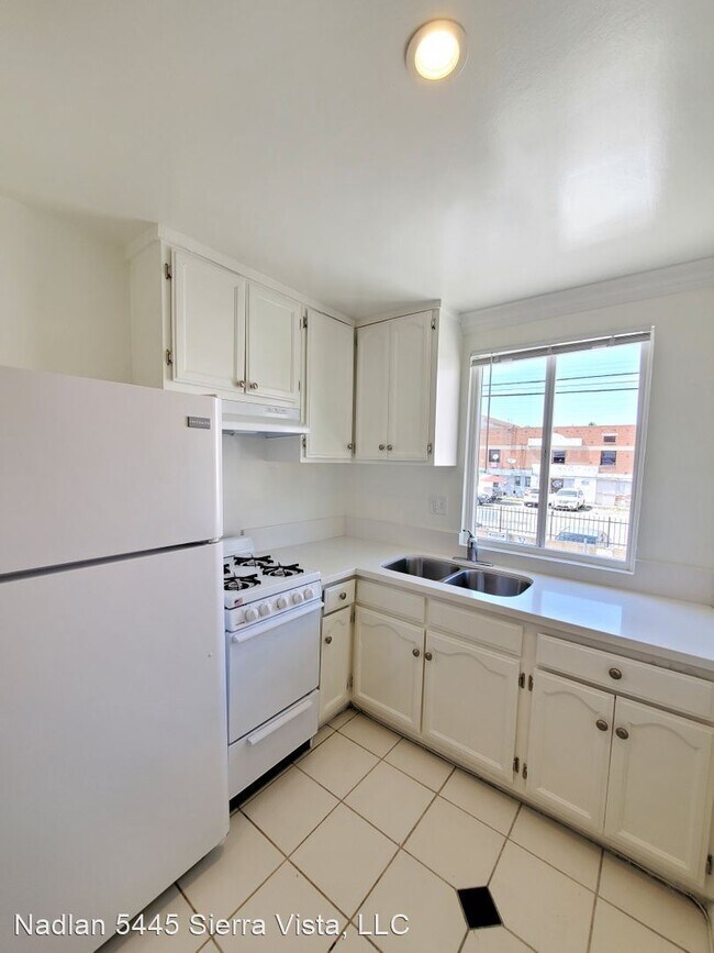 Foto del edificio - 5445 Sierra Vista Ave