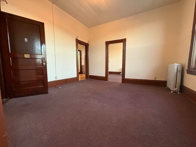 Building Photo - 101 Main St