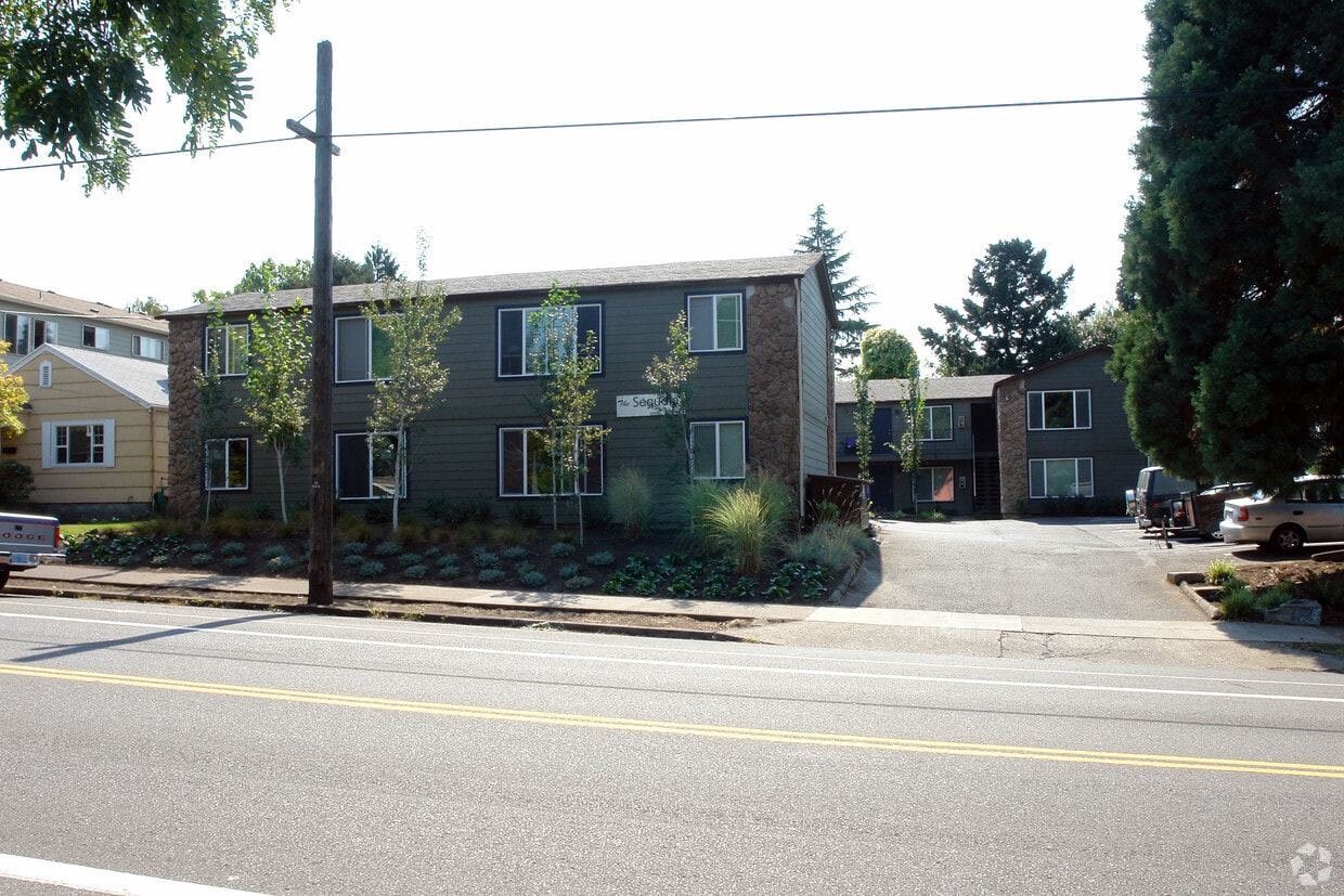 Primary Photo - 4050 SE Gladstone St