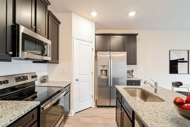 Interior Photo - Mintworth Commons