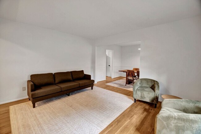 Foto del edificio - 3541 W Lakeside Dr