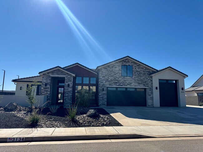 Building Photo - Beautiful Modern 5 Bedroom Furnished Home!!