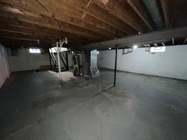 Foto del edificio - 3 bedroom Ranch home with LARGE basement - EDEN and CMHA section 8 available.