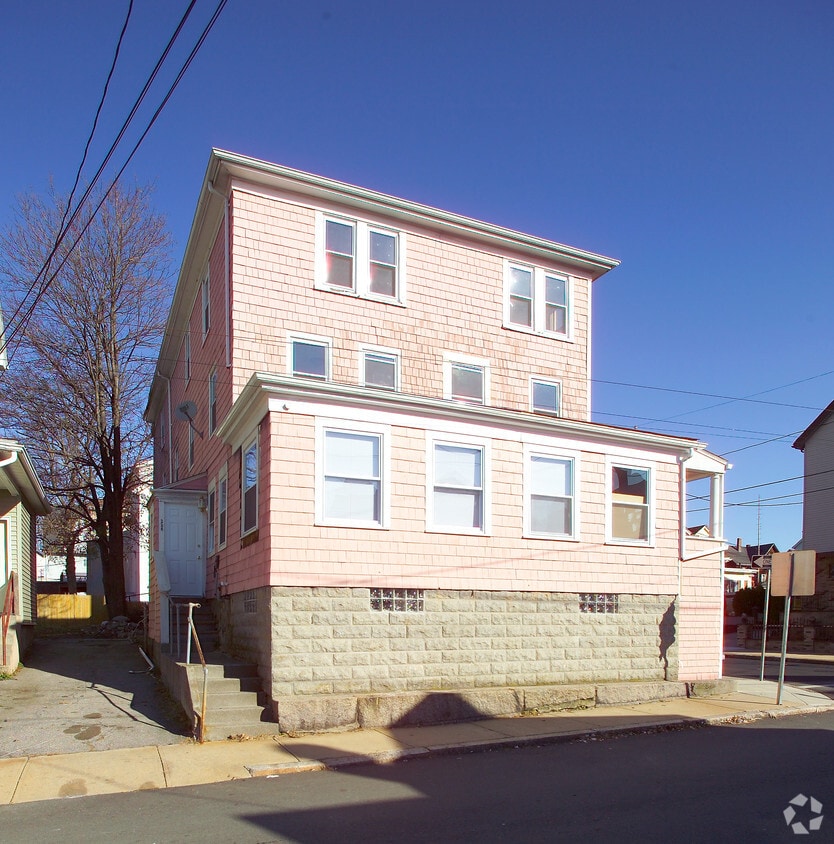 Building Photo - 228 Franklin St