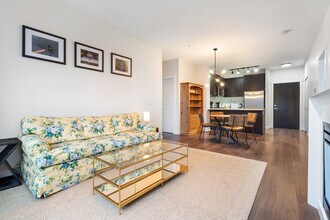Building Photo - 717 Chesterfield Ave