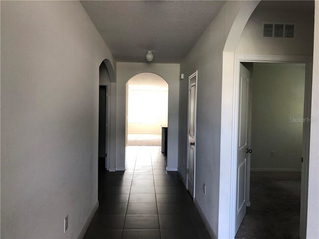 Building Photo - 3904 Bramblewood Loop