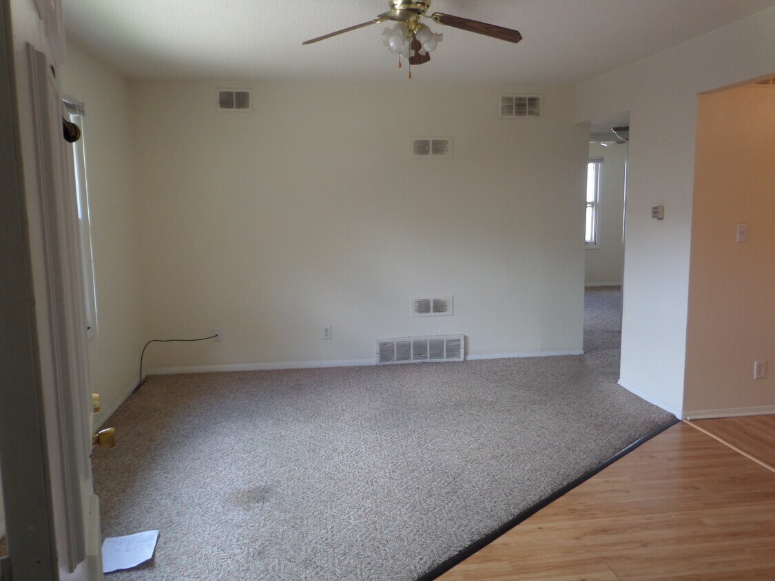 831 Kimberly Dr, DeKalb, IL 60115 Apartments in DeKalb, IL