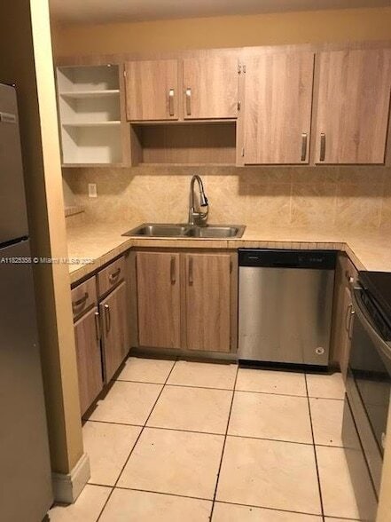 Building Photo - 6960 Miami Gardens Dr