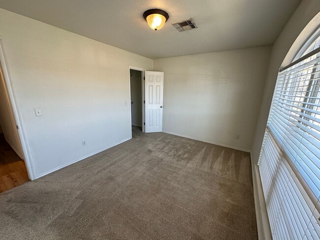 Foto del edificio - Spacious 3-Bedroom, 2-Bath Home in Moore!