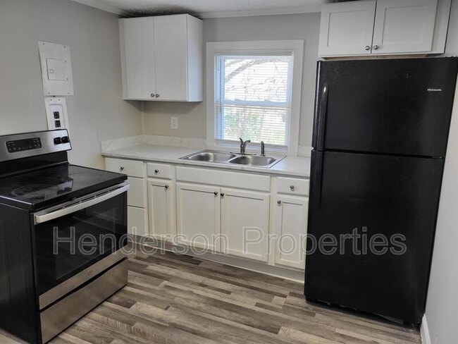 Building Photo - 154 Shurley St