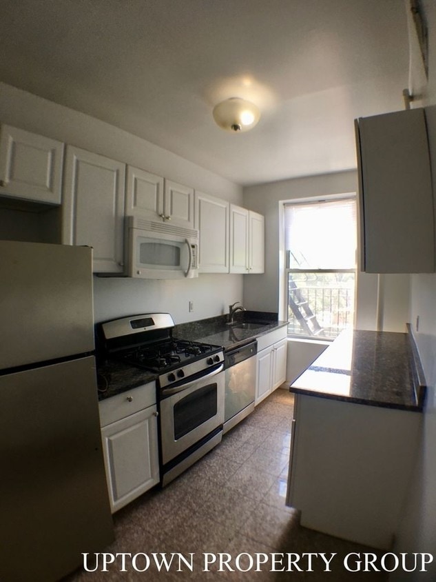 Primary Photo - 651 W 188th St