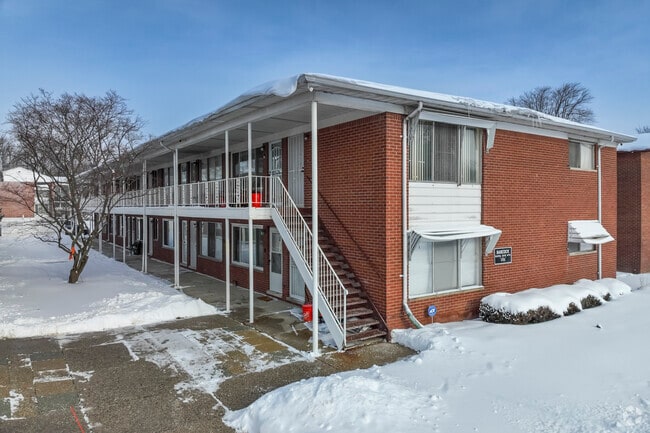 Building Photo - 17161 Denver St