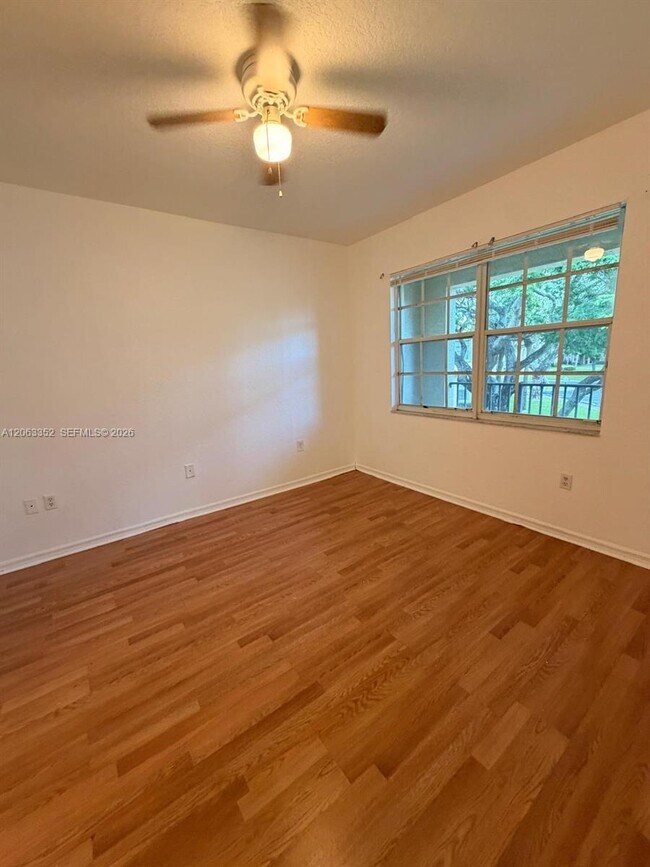 Foto del edificio - 2705 Belmont Ln